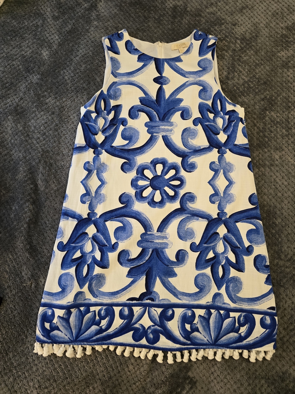 Farmers Market Sleeveless White/Blue Tile-Print and Pom Hem. Size LARGE